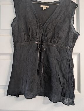 jeanstar Black Sleeveless V-Neck Tie-Front Camisole